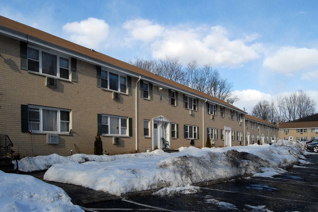 Laurel Manor Apartments in Rockaway, NJ - Foto de edificio - Building Photo