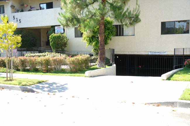 Voyager Apartments in Glendale, CA - Building Photo - Building Photo