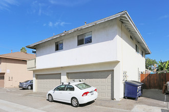 7022 Heil Ave in Huntington Beach, CA - Building Photo - Building Photo