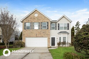 6827 Winners Dr in Whitsett, NC - Building Photo