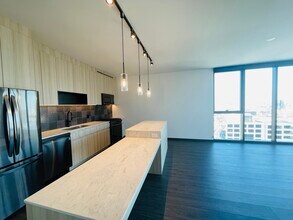 1301 E Washington St in Chicago, IL - Foto de edificio - Building Photo