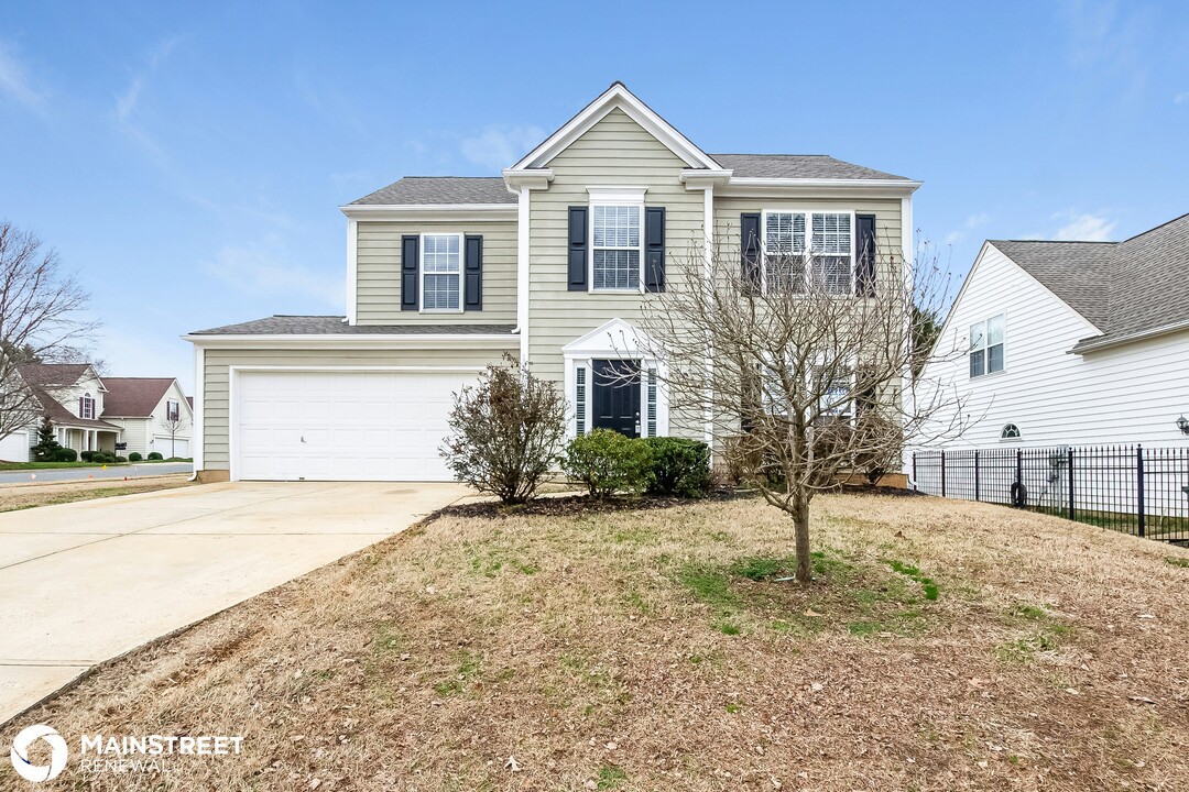 13303 Binnaway Dr in Huntersville, NC - Building Photo