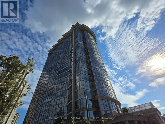 50 Eglinton Ave W in Mississauga, ON - Building Photo - Building Photo