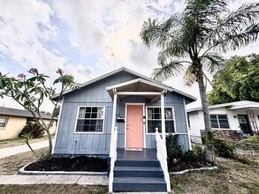 2425 Auburn St S in St. Petersburg, FL - Building Photo - Building Photo