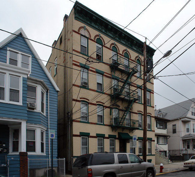 The Tanksley Building in Bayonne, NJ - Building Photo - Building Photo