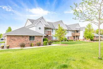 Aspen Court in Oak Creek, WI - Building Photo - Building Photo