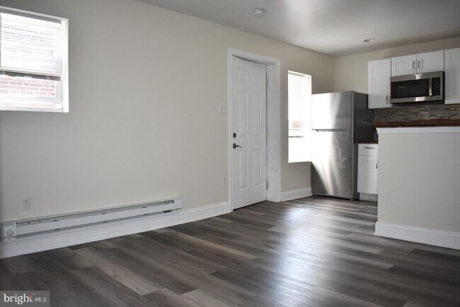 property at 13 W 10th St