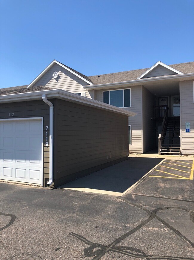 7119 W 56th St Rentals in Sioux Falls, SD