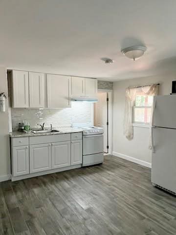 property at 6 Mark St