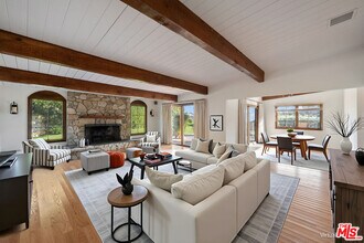 1344 Bienveneda Ave in Los Angeles, CA - Building Photo - Building Photo