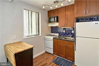 1435 P St NW-Unit -211 in Washington, DC - Building Photo - Building Photo