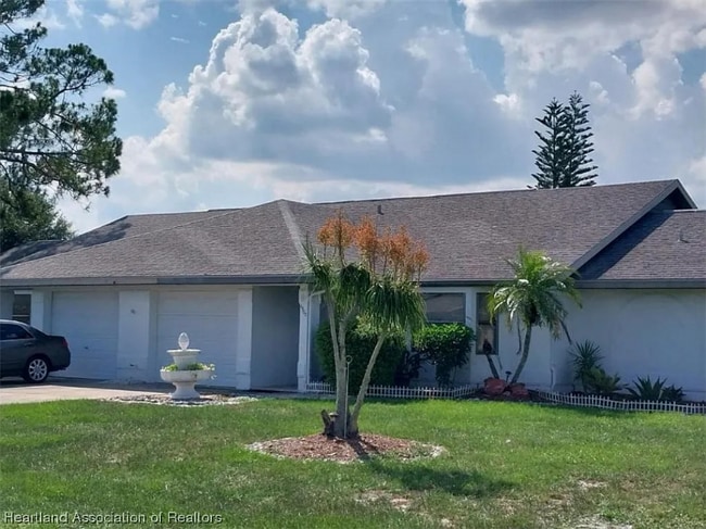 4500 Mercado Dr in Sebring, FL - Foto de edificio - Building Photo