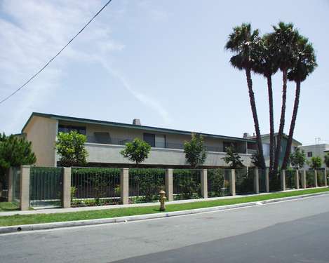 Oasis Apartments in Westminster, CA - Foto de edificio - Building Photo