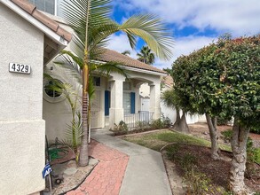 4329 Arbor Cove Cir in Oceanside, CA - Foto de edificio - Building Photo