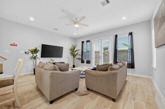 2617 Live Oak St in Houston, TX - Building Photo - Building Photo