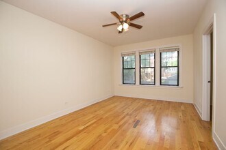 1456 W Byron St, Unit 1 in Chicago, IL - Building Photo - Building Photo