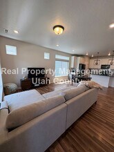 264 S Hidden Lagoon Pl in Saratoga Springs, UT - Building Photo - Building Photo