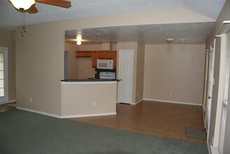 8415 Reterio Dr in West Columbia, TX - Building Photo - Building Photo