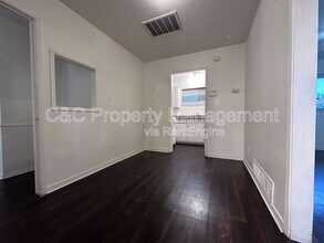 2821 Howe Ave in Sacramento, CA - Building Photo - Building Photo