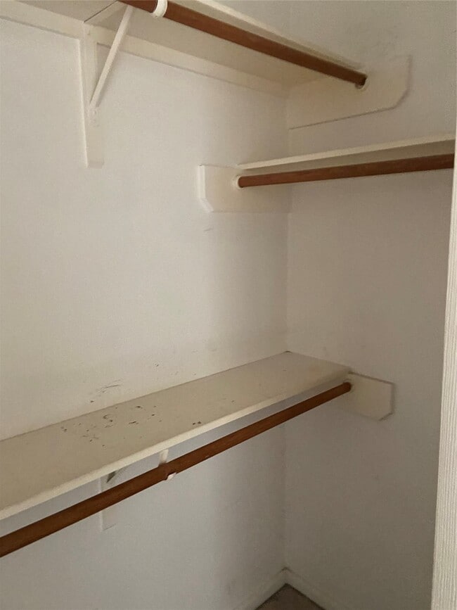 property at 1930 Shady Oaks Ct