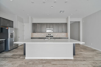 1957 W Kinfield Trail in Phoenix, AZ - Building Photo - Building Photo