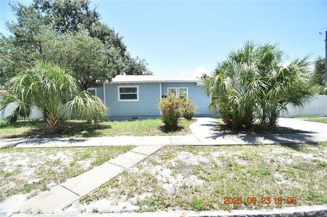 200 24th St S in St. Petersburg, FL - Building Photo - Building Photo