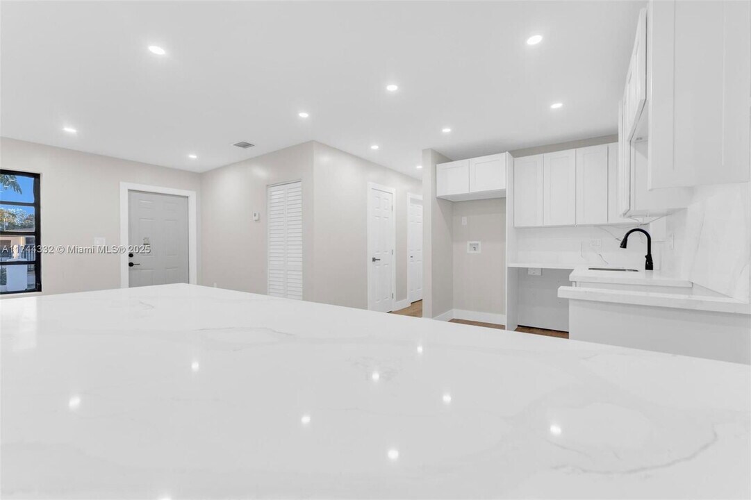 3430 NW 171st St in Miami Gardens, FL - Building Photo
