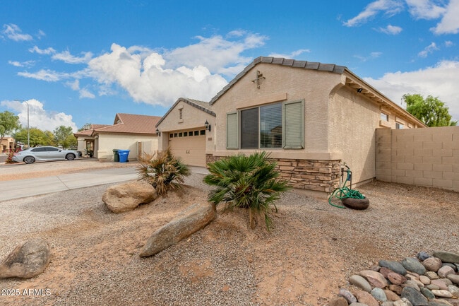 10355 W Wood St in Tolleson, AZ - Building Photo - Building Photo