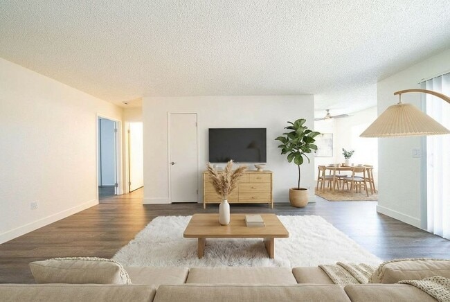 1440 Oak Dr, Unit H04 in Vista, CA - Building Photo - Building Photo
