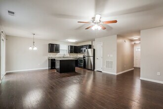 281 Fieldspar Ln in Clayton, NC - Foto de edificio - Building Photo