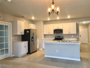 18524 Cronin Sand Ln in North Fort Myers, FL - Building Photo - Building Photo