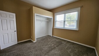 528 Wagner St, Unit Apt. 102 in Fort Wayne, IN - Building Photo - Building Photo