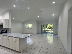 1096 Staghorn St in Wellington, FL - Building Photo - Building Photo