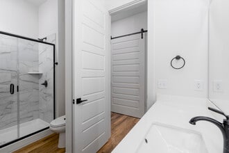 Imperial Lofts in Belmont, NC - Foto de edificio - Interior Photo