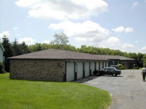 1604 Green Valley Dr in Janesville, WI - Building Photo - Building Photo