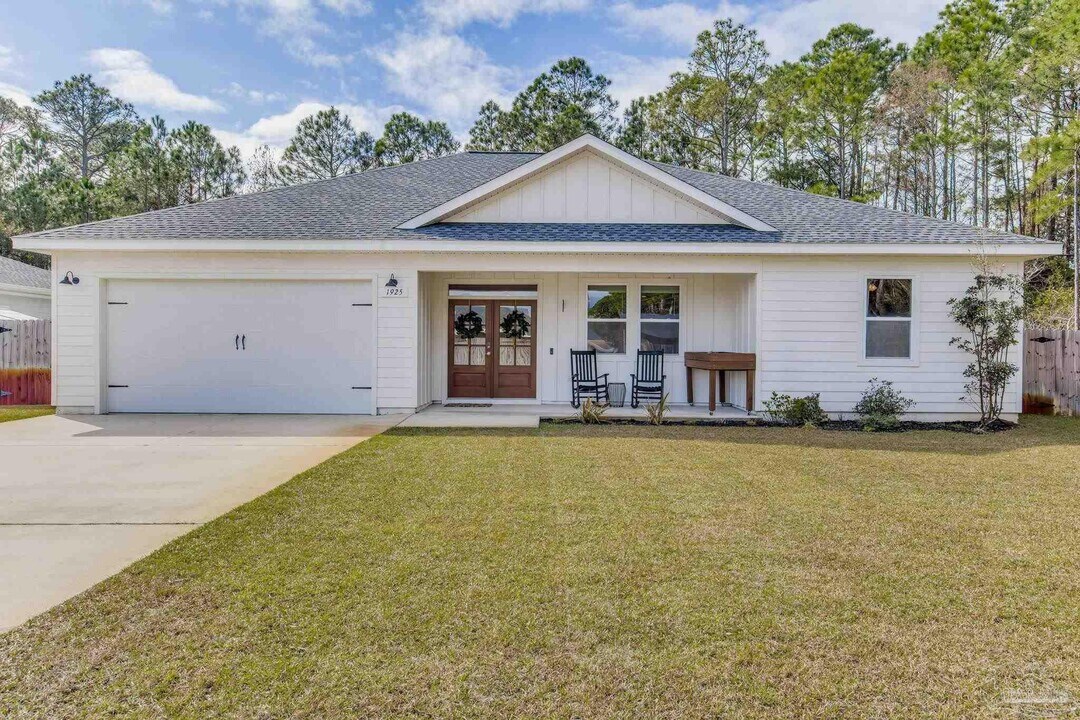 1925 Cotton Bay Ln in Navarre, FL - Building Photo