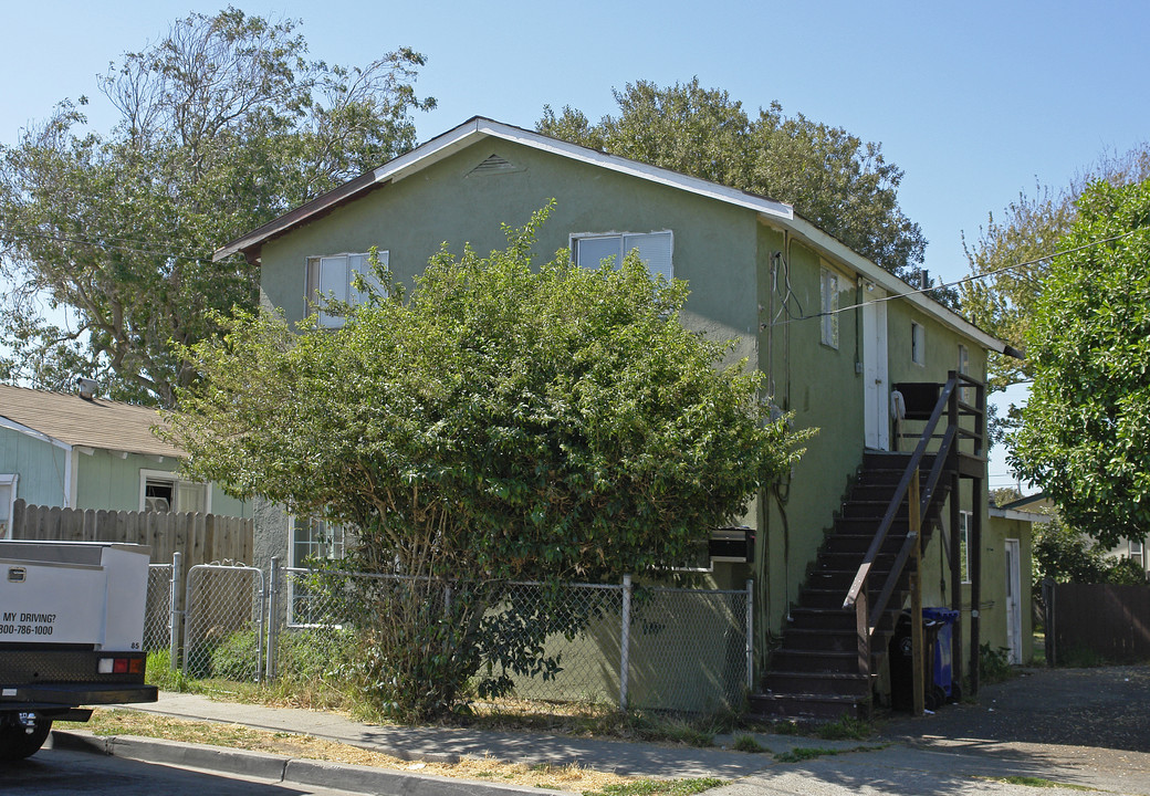 1987 18th St in San Pablo, CA - Building Photo