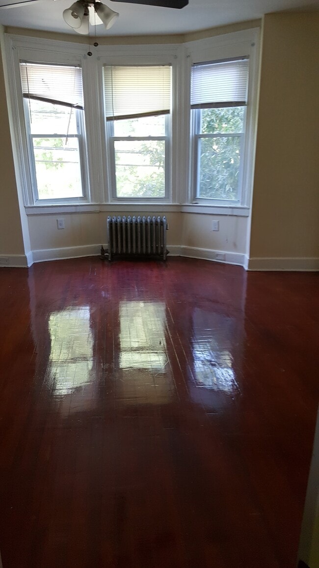 85 Clifton Ave, Unit 3 in Newark, NJ - Foto de edificio - Building Photo