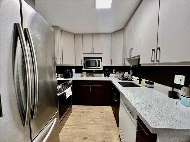 7787 SW 86th St, Unit E205 in Miami, FL - Building Photo - Building Photo