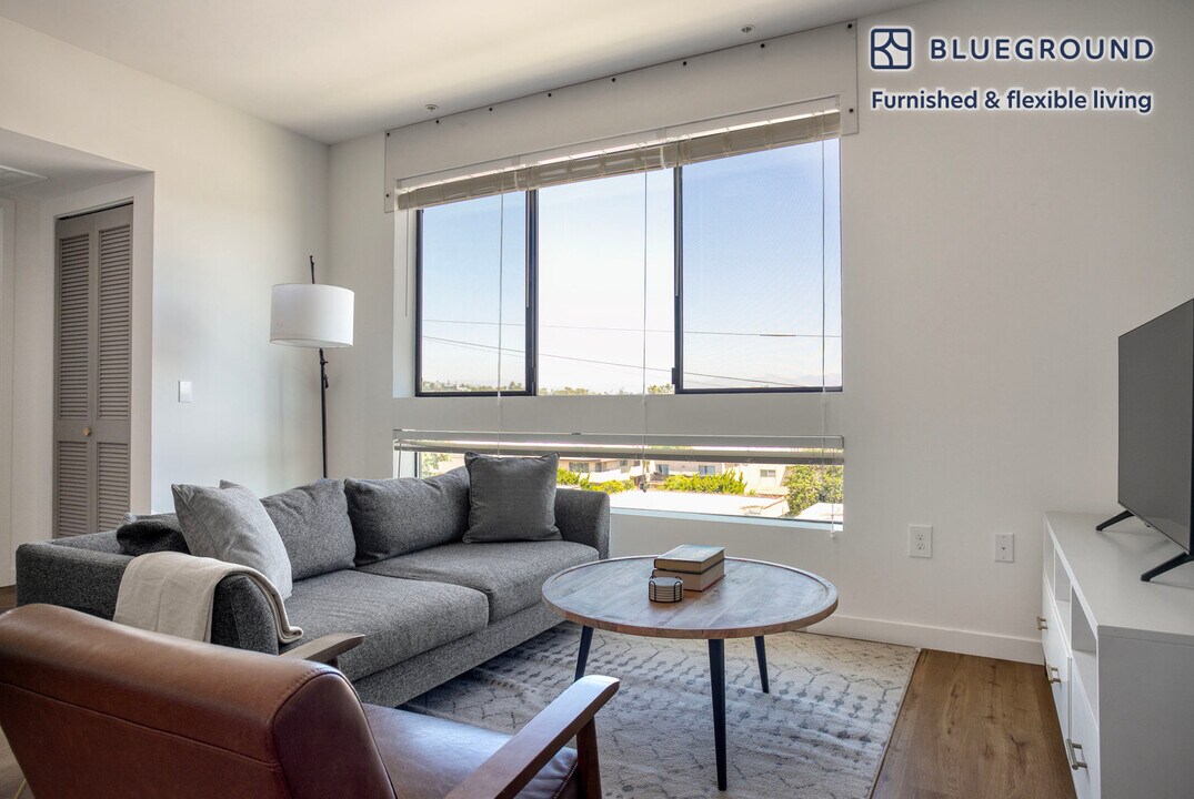 3638 Motor Ave in Los Angeles, CA - Building Photo