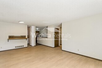 2337 N Rutland Ct in Wichita, KS - Building Photo - Building Photo