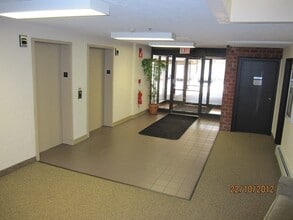 181 Green St, Unit #413 in Melrose, MA - Building Photo - Building Photo
