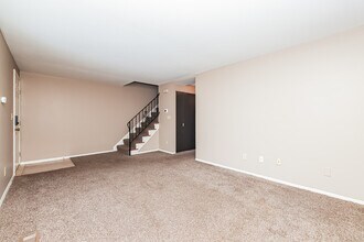 5877 Taylorsville Rd in Huber Heights, OH - Building Photo - Building Photo