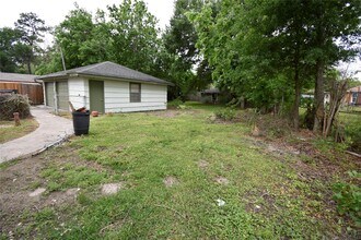1706 Oaks Dr in Pasadena, TX - Building Photo - Building Photo