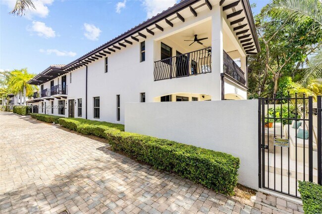 3020 McDonald St in Miami, FL - Building Photo - Building Photo