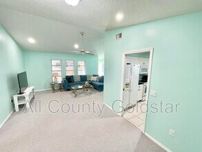 285 Mark Twain Ln in Rotonda West, FL - Building Photo - Building Photo