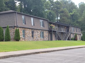 Highland Ridge Apartments in Guntersville, AL - Building Photo - Building Photo