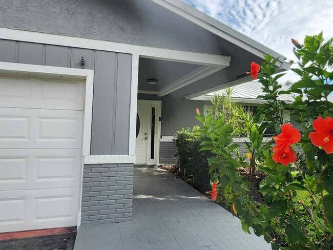 696 Dotterel Rd in Delray Beach, FL - Building Photo - Building Photo