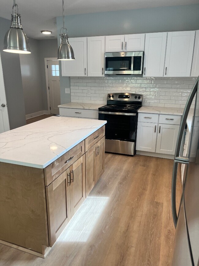 1815 Newcastle St in Charlotte, NC - Building Photo - Building Photo