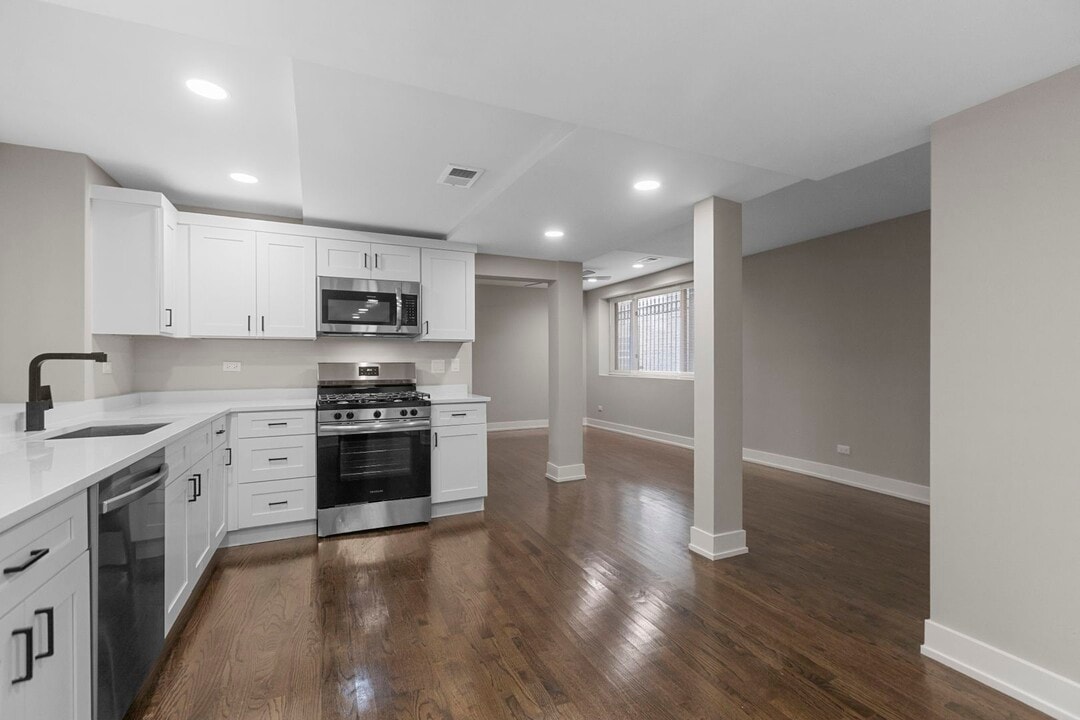 2618 N Mozart St in Chicago, IL - Building Photo
